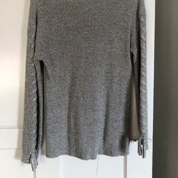 American Eagle Gray Sweater - Picture 4 of 4